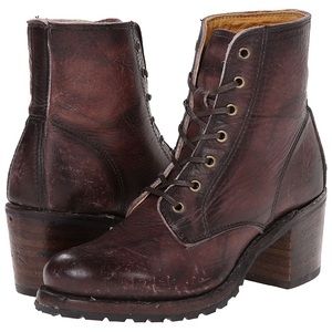 Frye Sabrina 6G Lace Up Boots - Walnut